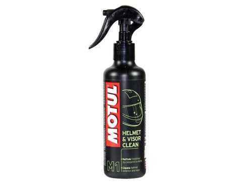 motul-helmet-visor-clean-1